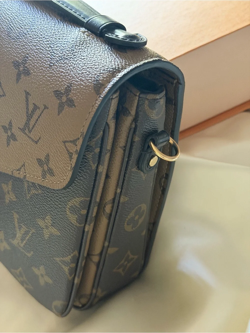 Authentic LV Pochette Métis Monogram Reverse